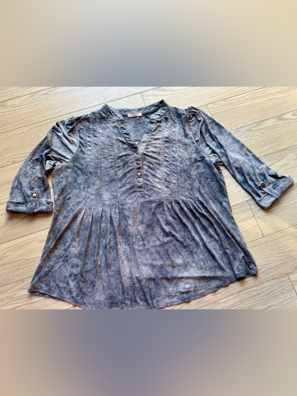 Dress Barn Slate Gray Embossed V-Neck Button-Front Blouse